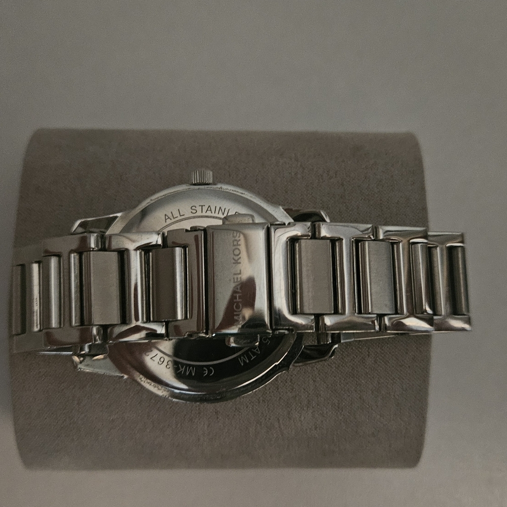 Michael Kors Womens Hartman Watch- Silver - Picture 4 of 6